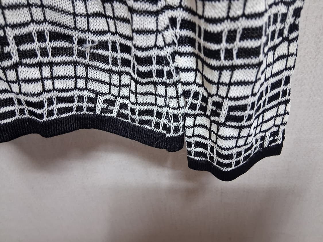 펜디 비스코스 레이욘니트  긴팔 티 검정 주카 여성55적당 FF로고 상품이미지5