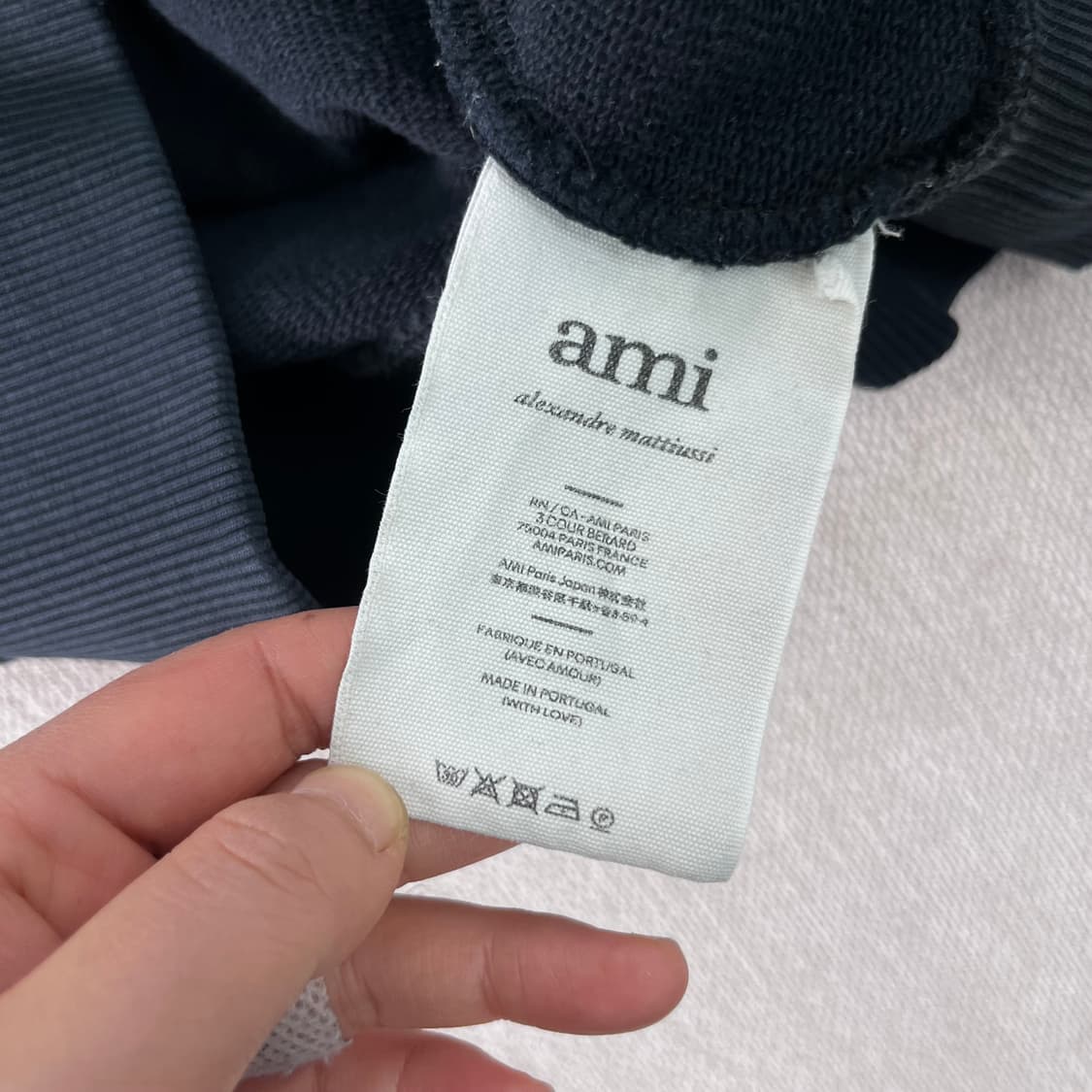 100 아미 스몰하트로고 챠콜 맨투맨  상품이미지9