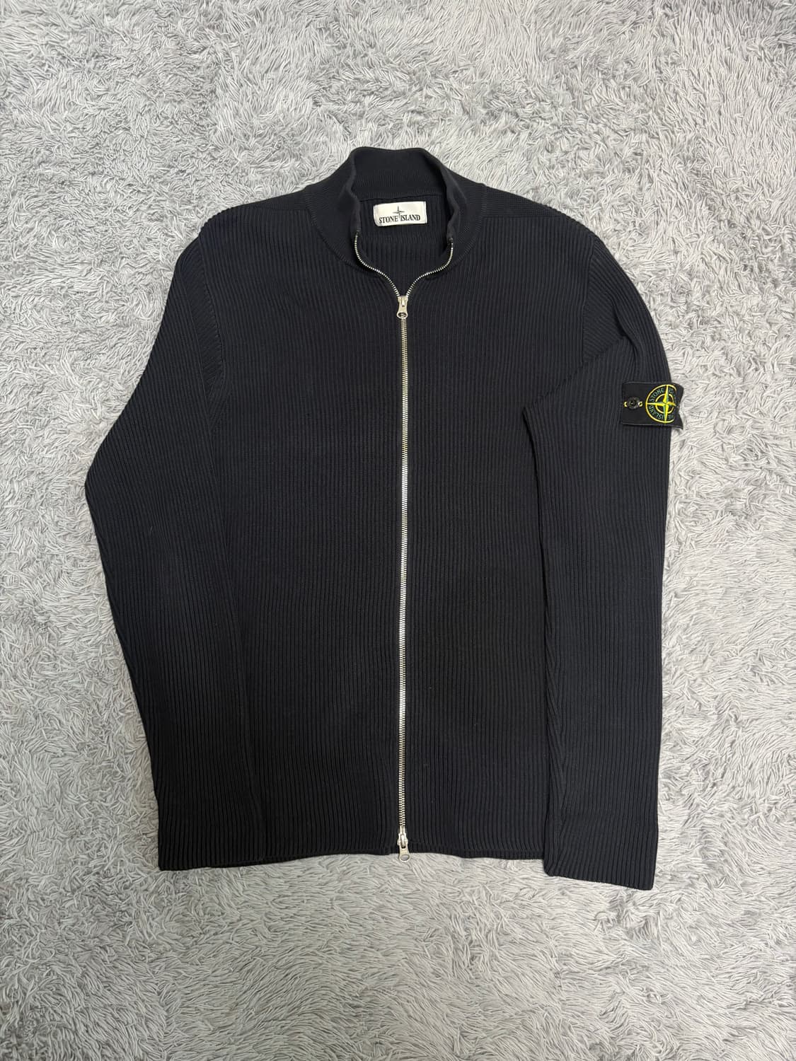 [새상품] 스톤아일랜드 투웨이 니트 집업 상품이미지1