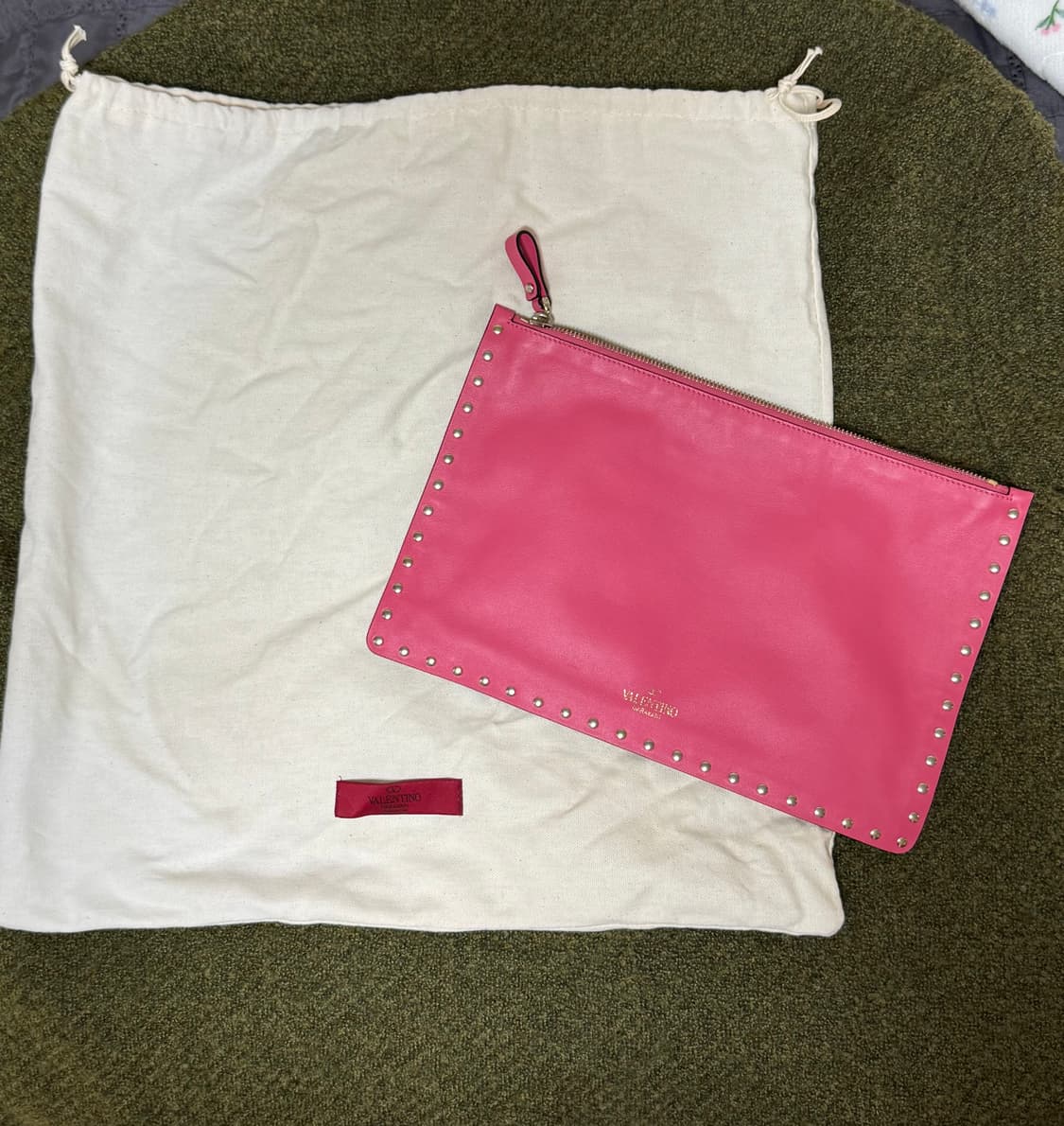 발렌티노 락스터드 레더 클러치백 상품이미지4