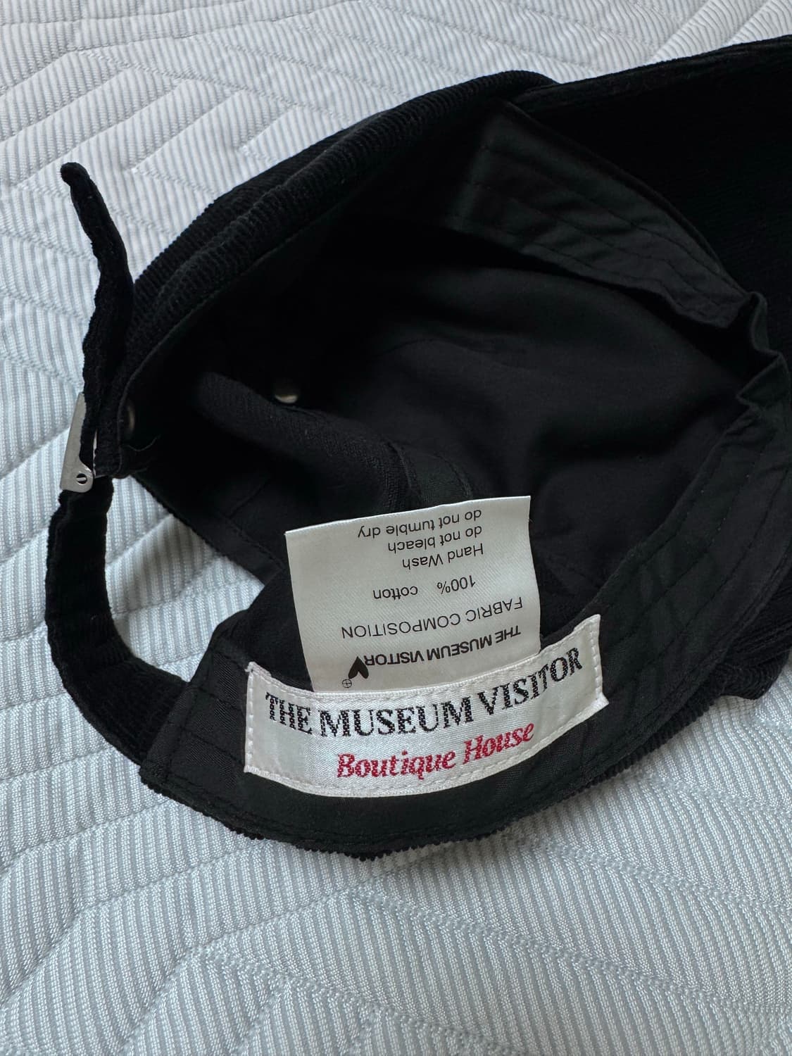 더 뮤지엄 비지터 볼캡 상품이미지4