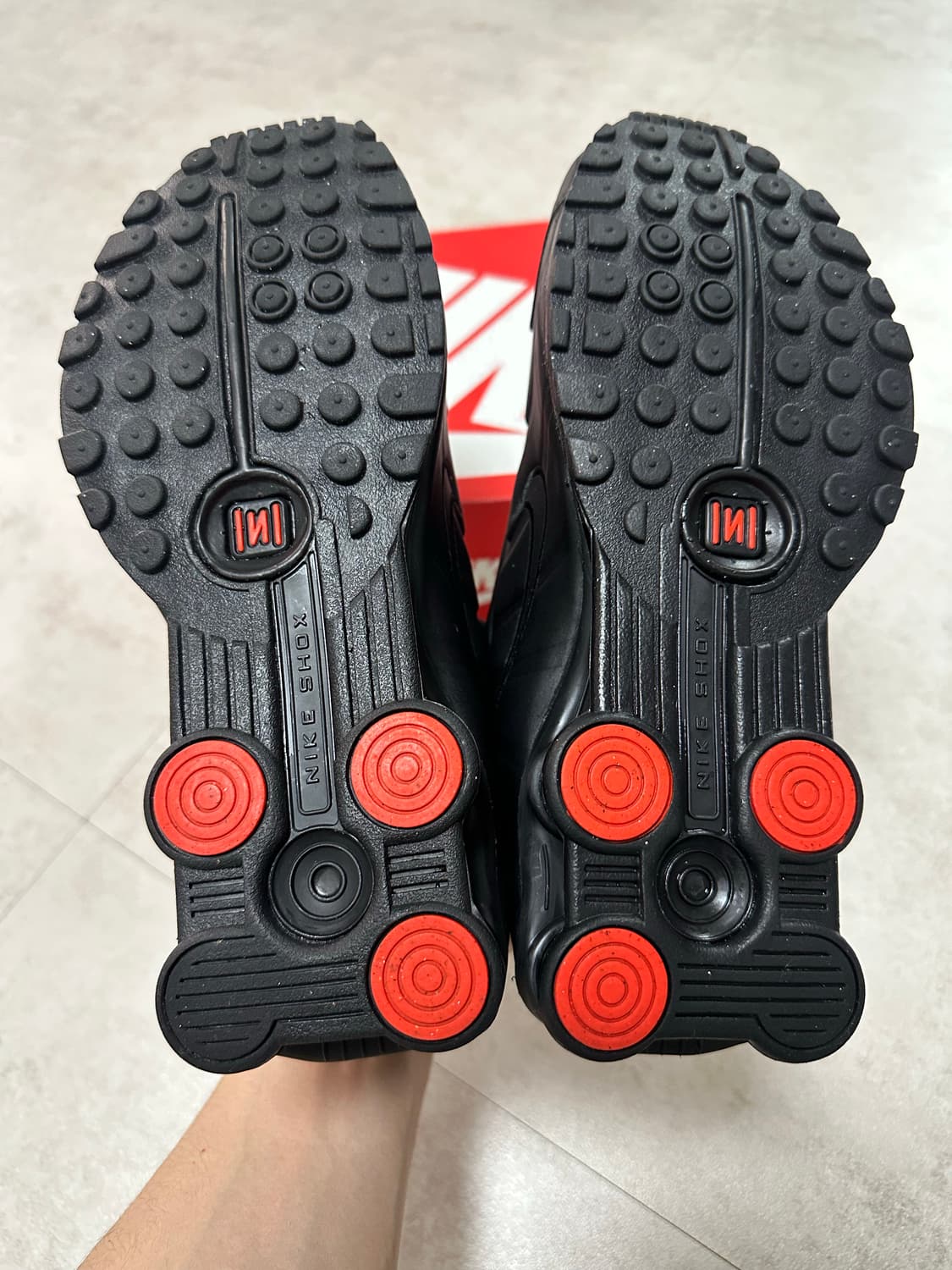 나이키 샥스 R4 블랙(260) 상품이미지2