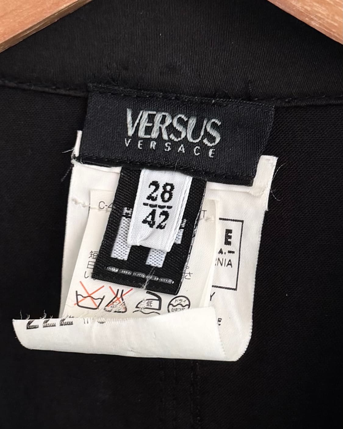 Versace 베르사체 블랙 컬러 슬리브리스 원피스 상품이미지8