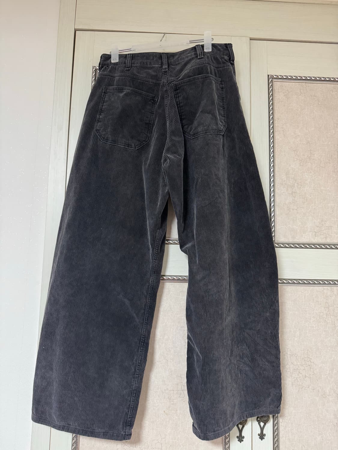 해칭룸 코듀로이 팬츠 블랙 상품이미지3