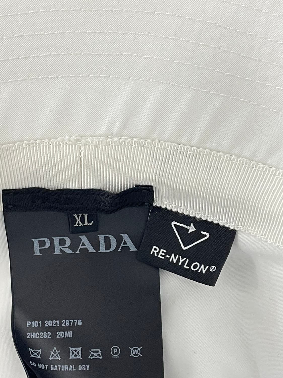 새상품 프라다 리나일론 버킷햇 XL 사이즈 화이트 컬러 상품이미지6