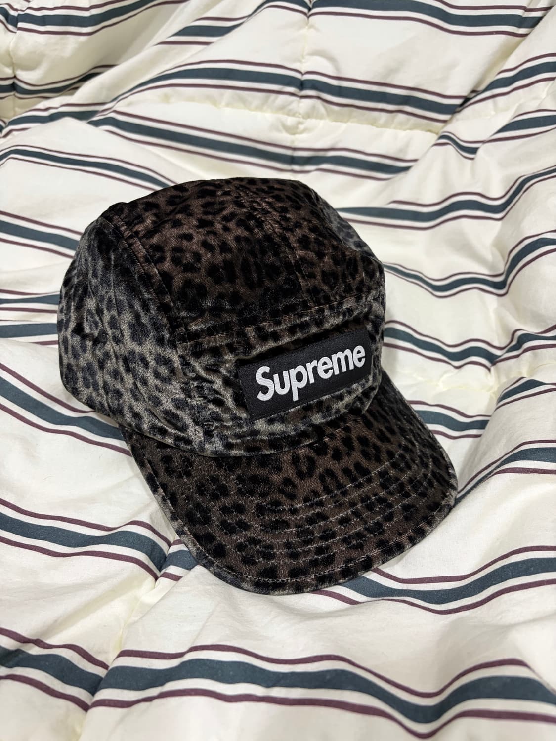 슈프림 레오파드 벨벳 캠프캡 상품이미지2