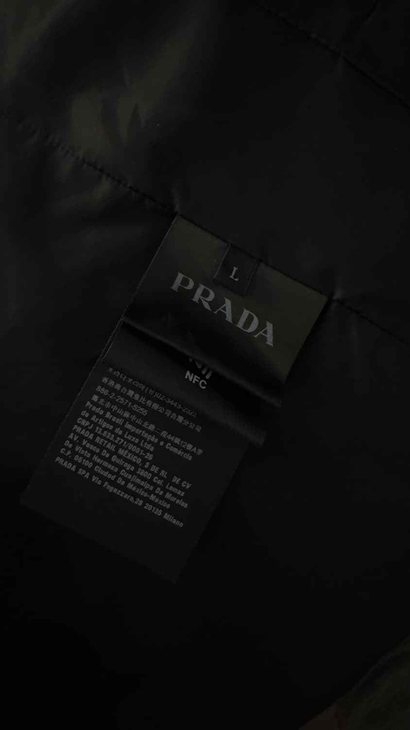 Prada nylon hoodie L size 상품이미지3