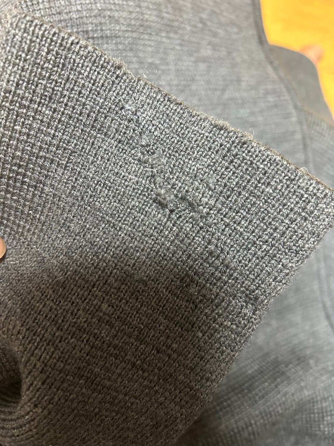 프라다스포츠 니트 집업 상품이미지3