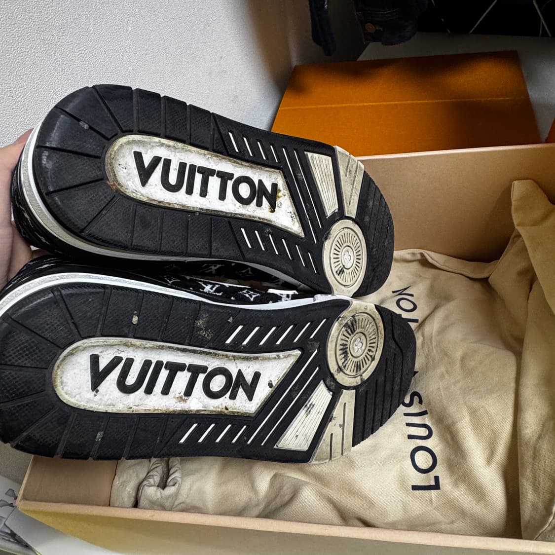 [풀구성] 루이비통 LV 트레이너 텍스타일 벨벳 모노그램 스니커즈 10 상품이미지6