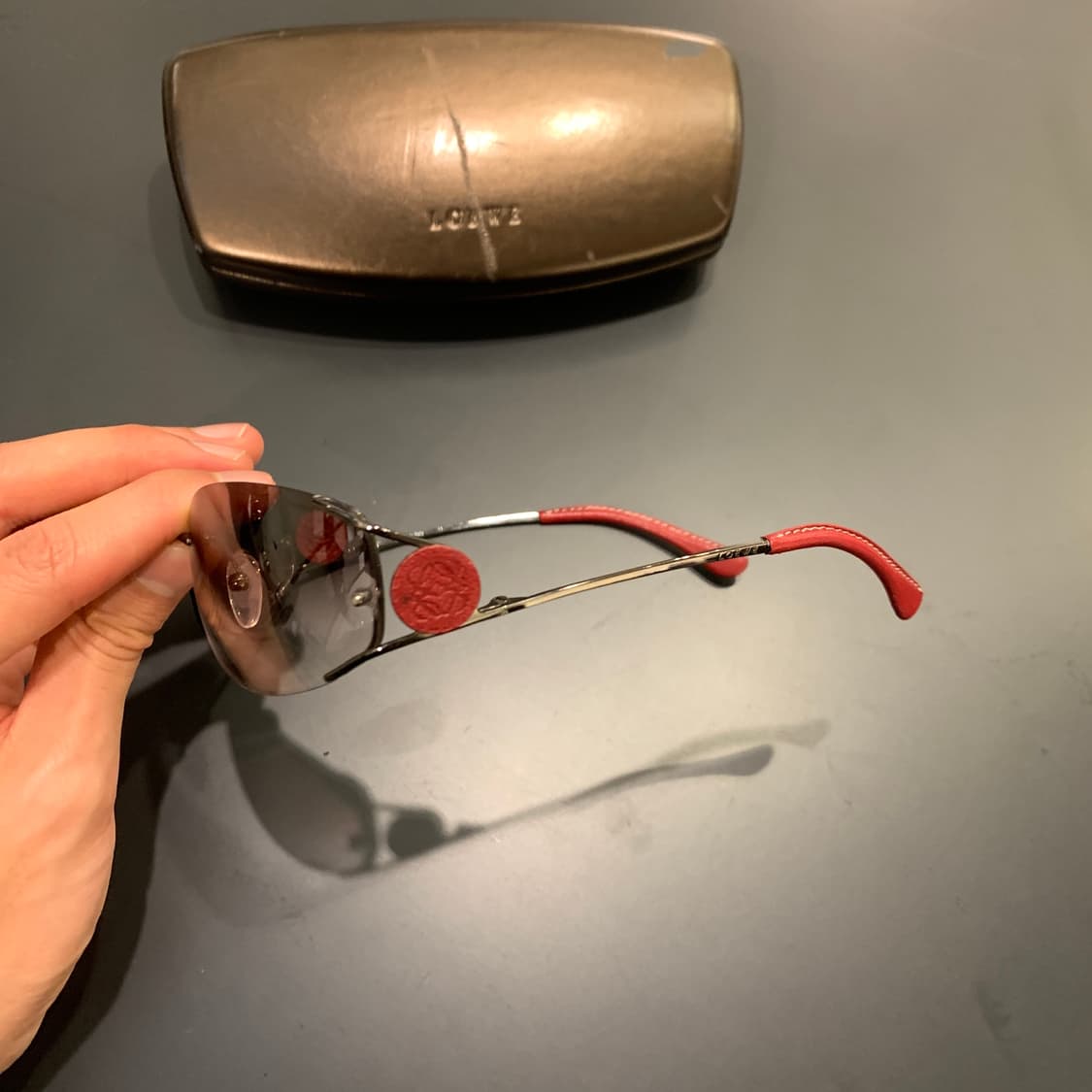 로에베 레더 디테일 선글라스 상품이미지2