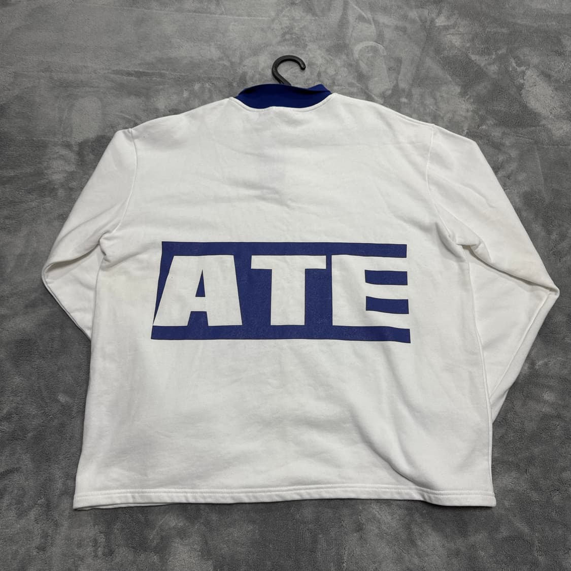 VIBRATE 카라 맨투맨 상품이미지2