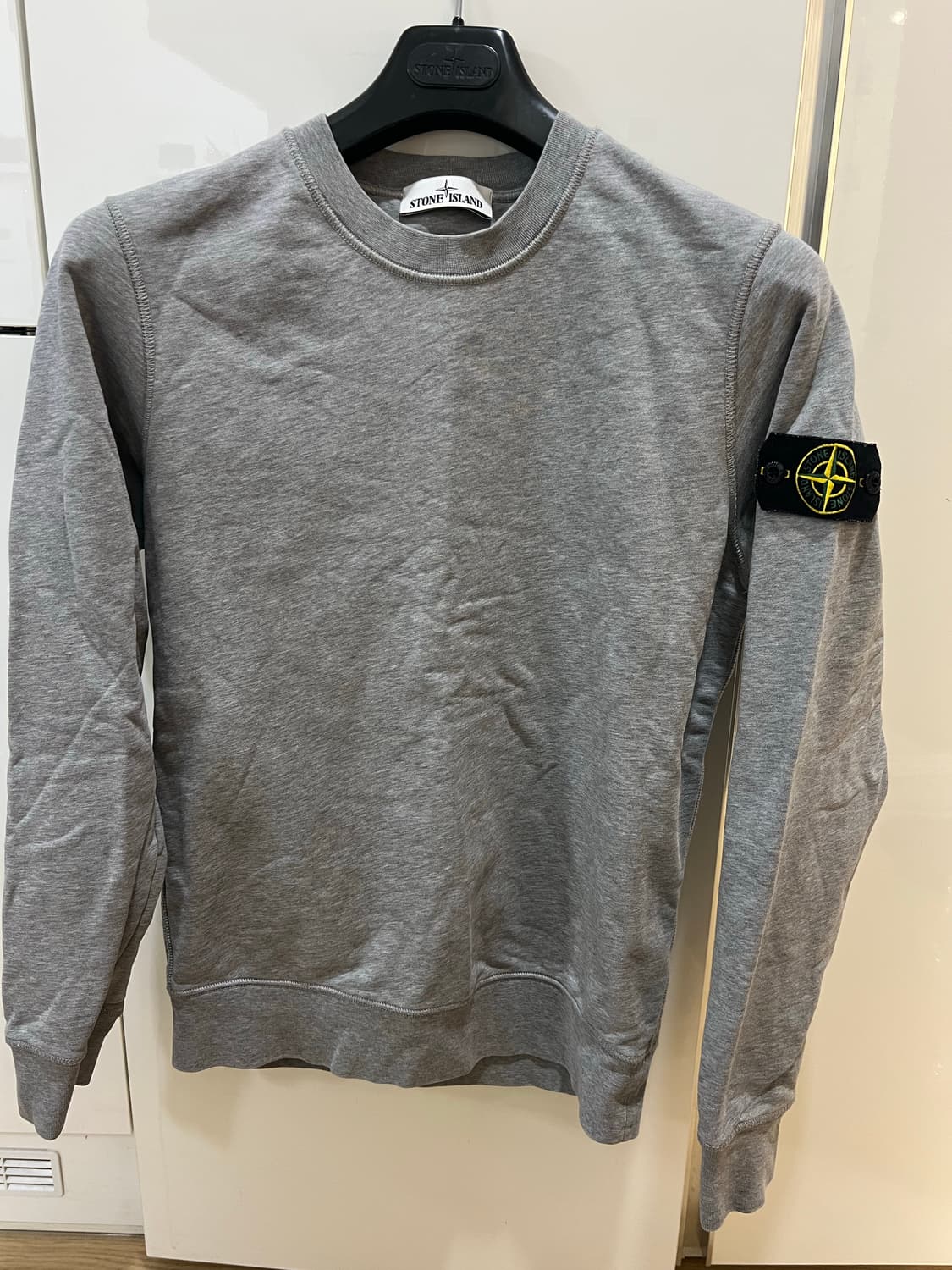 22ss 스톤아일랜드 그레이맨투맨 M 상품이미지1