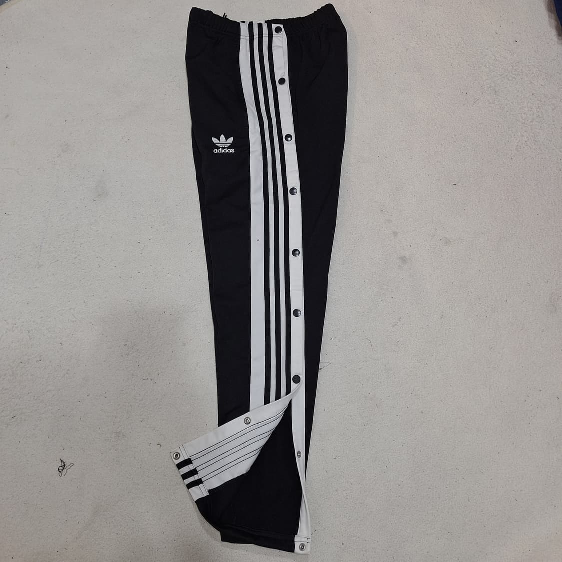 아디다스  사이드버튼트랙팬츠S 상품이미지1