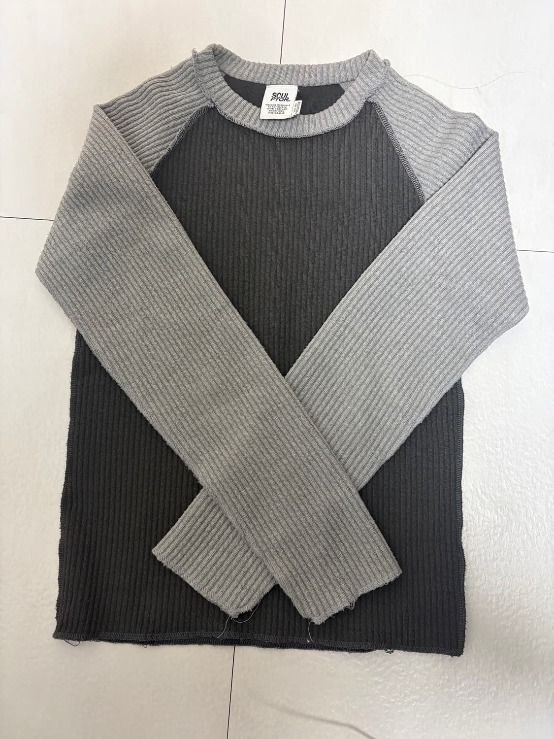 스컬프터 배색 골지 니트 상품이미지1