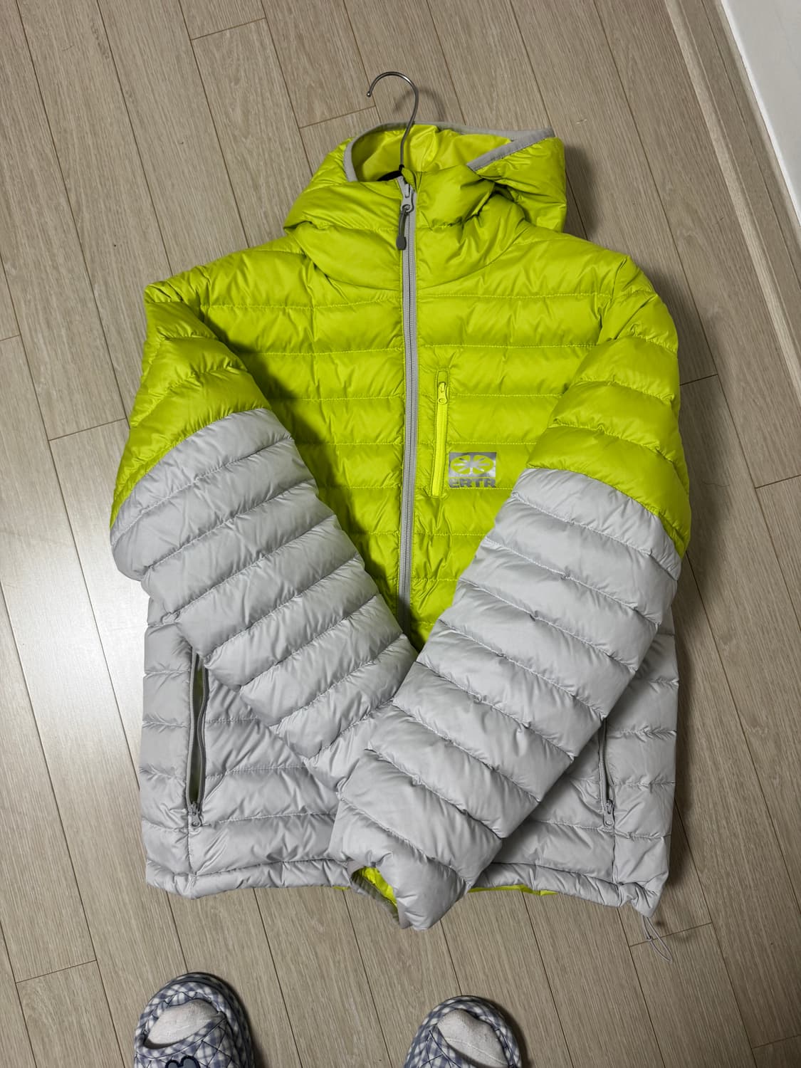 이알티알 경량패딩 라임 상품이미지1