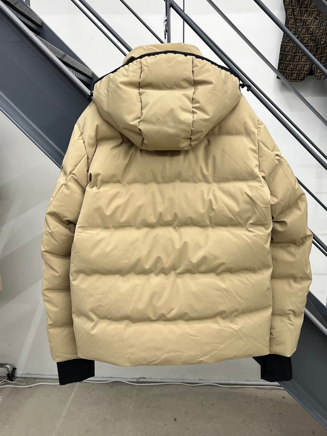 몽클레어 22FW 그래노블 몽제테크 베이지 패딩 자켓 상품이미지4