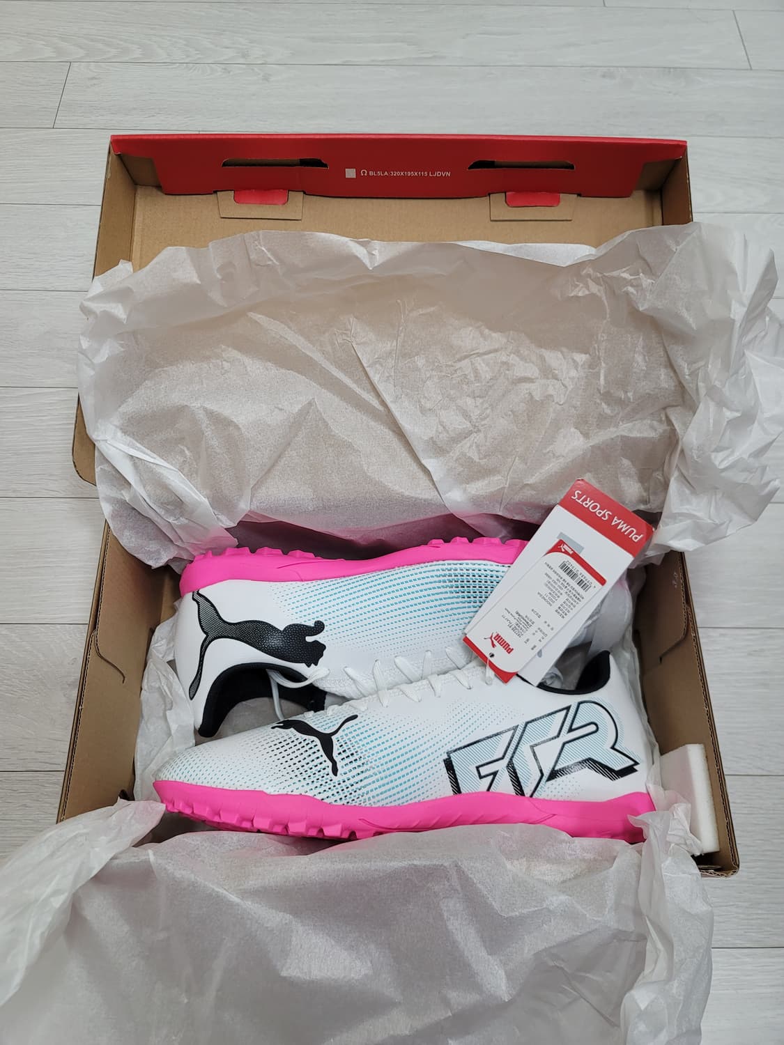 (270)푸마 풋살화 퓨처 7 플레이 TT[대전 직거래도 가능] 상품이미지3