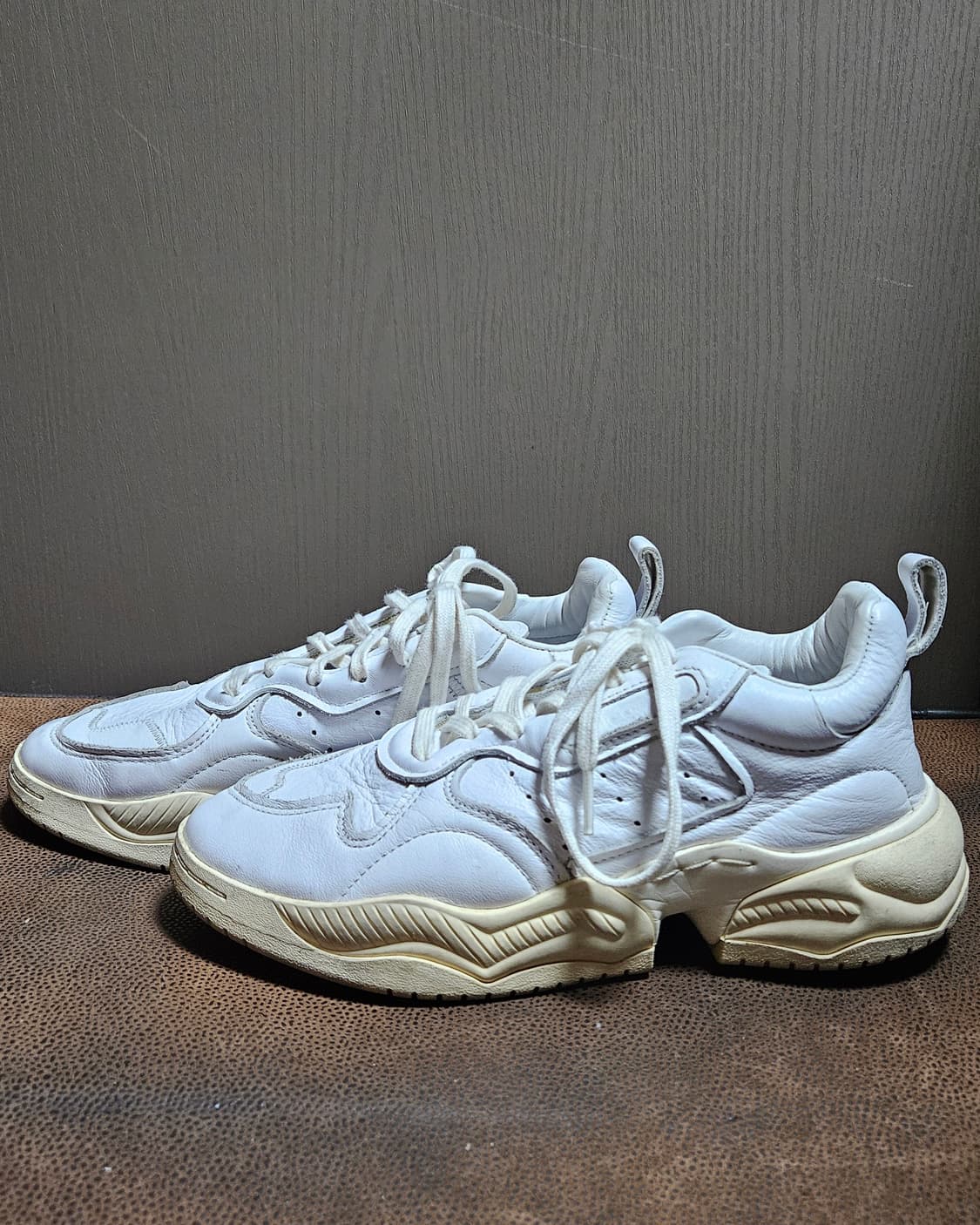 아디다스 흰색 운동화 (us7) 상품이미지1