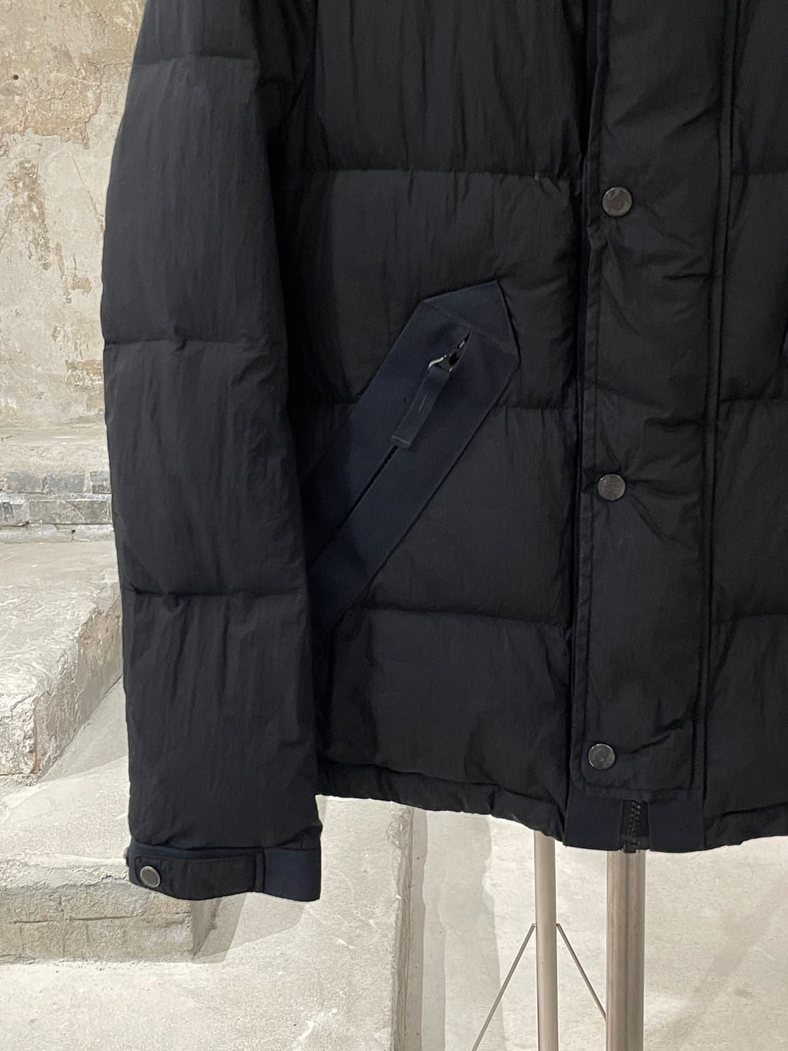 씨피컴퍼니 블랙 고글 다운 자켓 상품이미지4