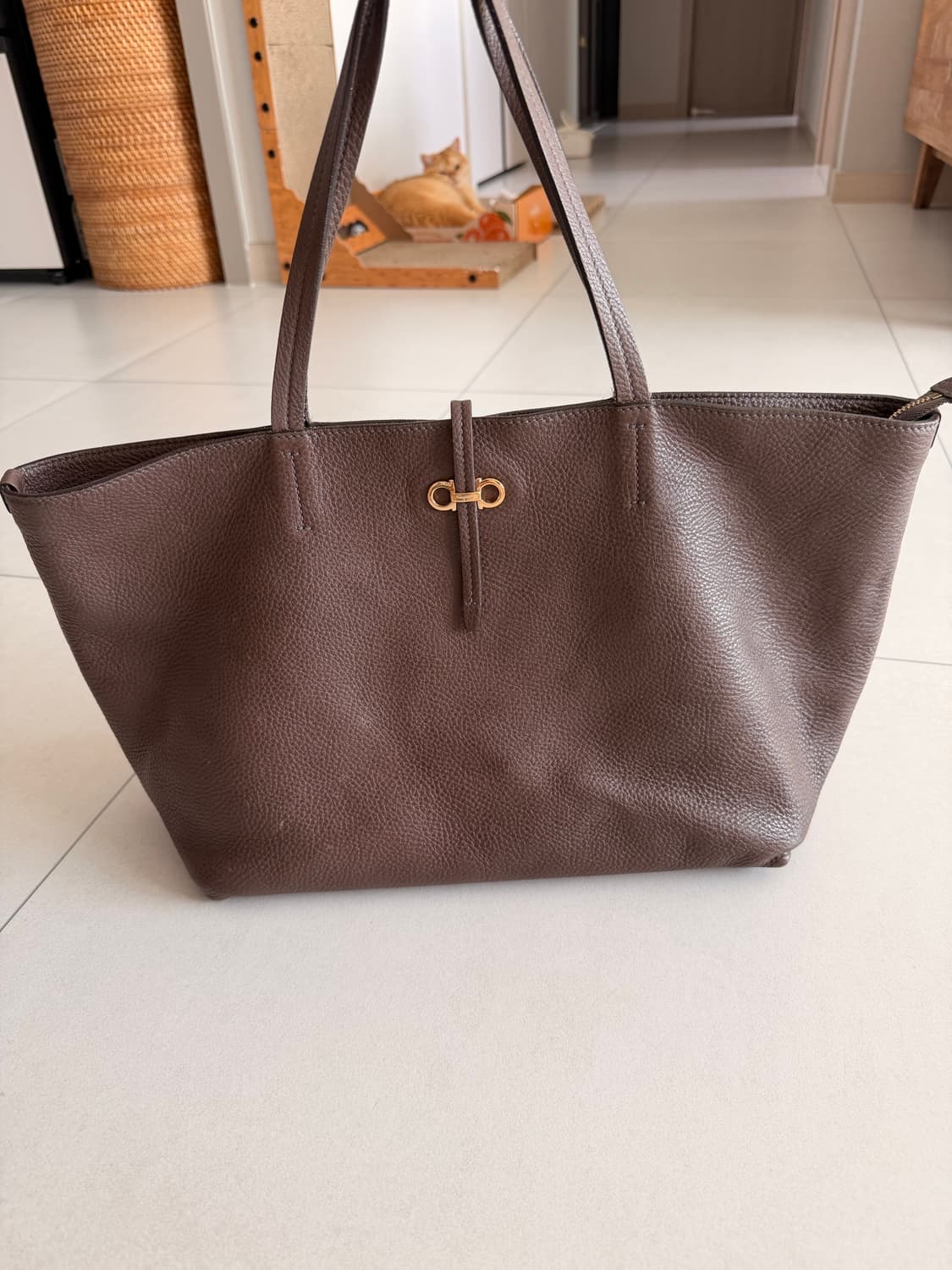 페레가모 정품 쇼퍼백 브라운 상품이미지1