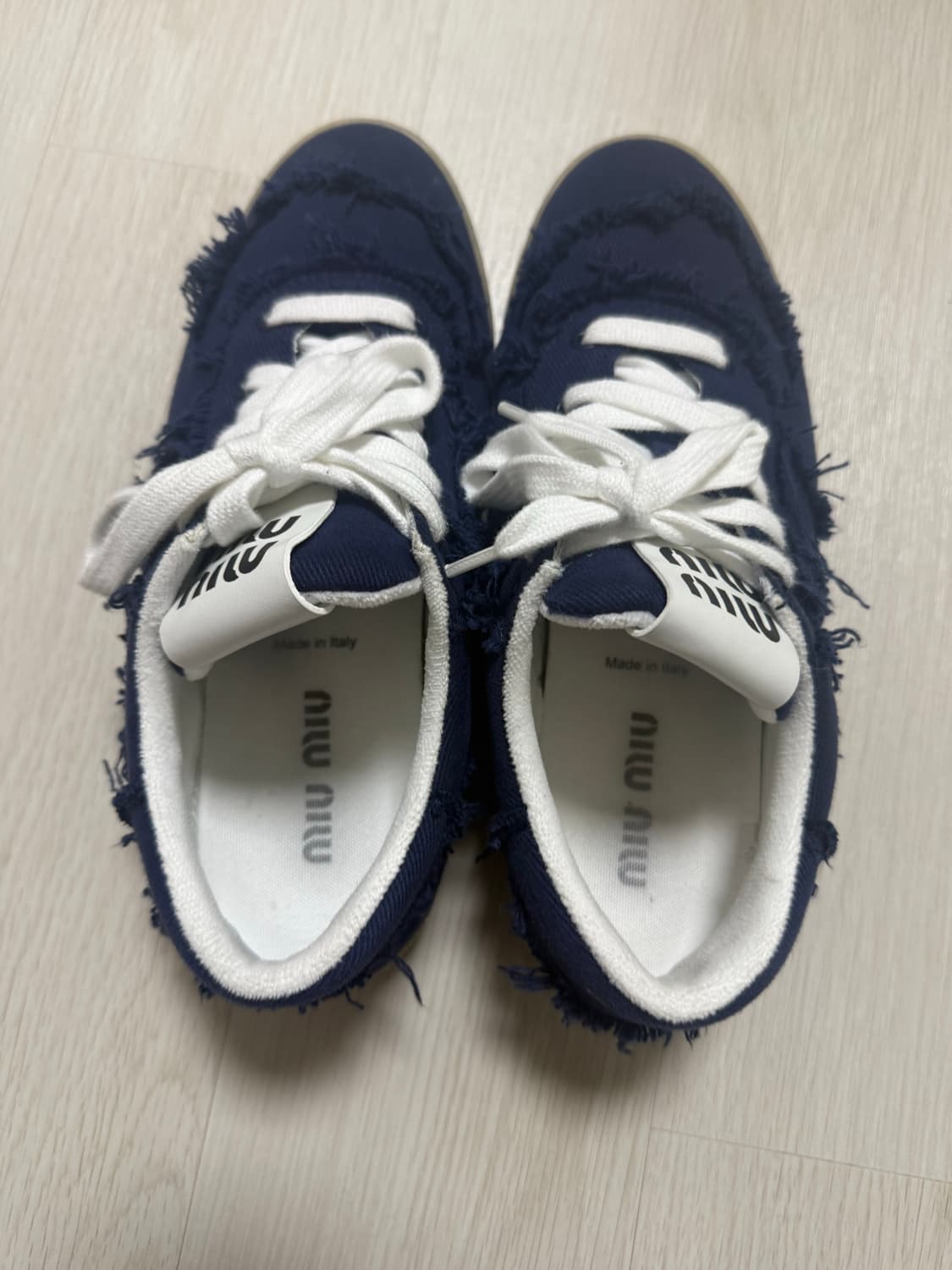 미우미우 데님 스니커즈 37.5사이즈 풀박 상품이미지3