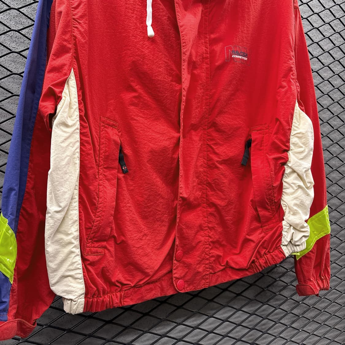 노티카 컴페티션 마운틴파카 컬러블럭 그래픽 디테일 레드 상품이미지5