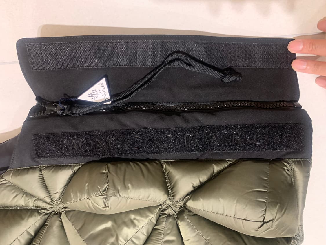 몽클레어 x 퍼렐 다운 베스트 상품이미지4