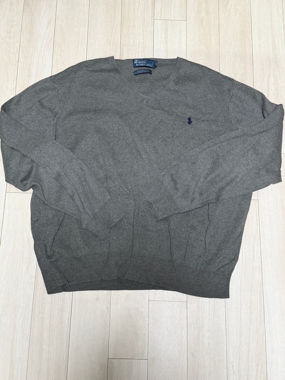 폴로 브이넥 니트  상품이미지1