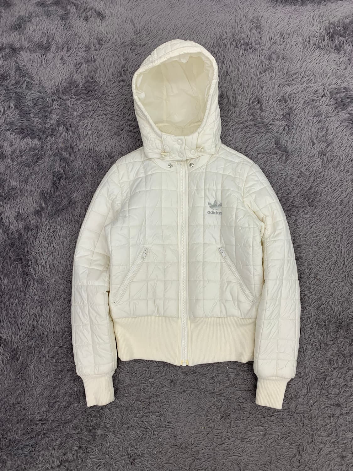 아디다스 와투케 화이트실버 크롭 패디드 다운자켓 상품이미지1