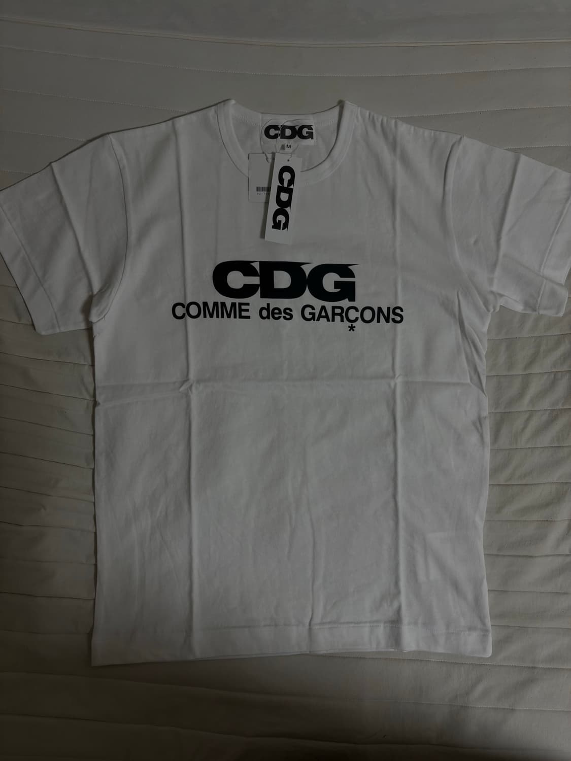 꼼데가르송 CDG 반팔 화이트 새상품 상품이미지1