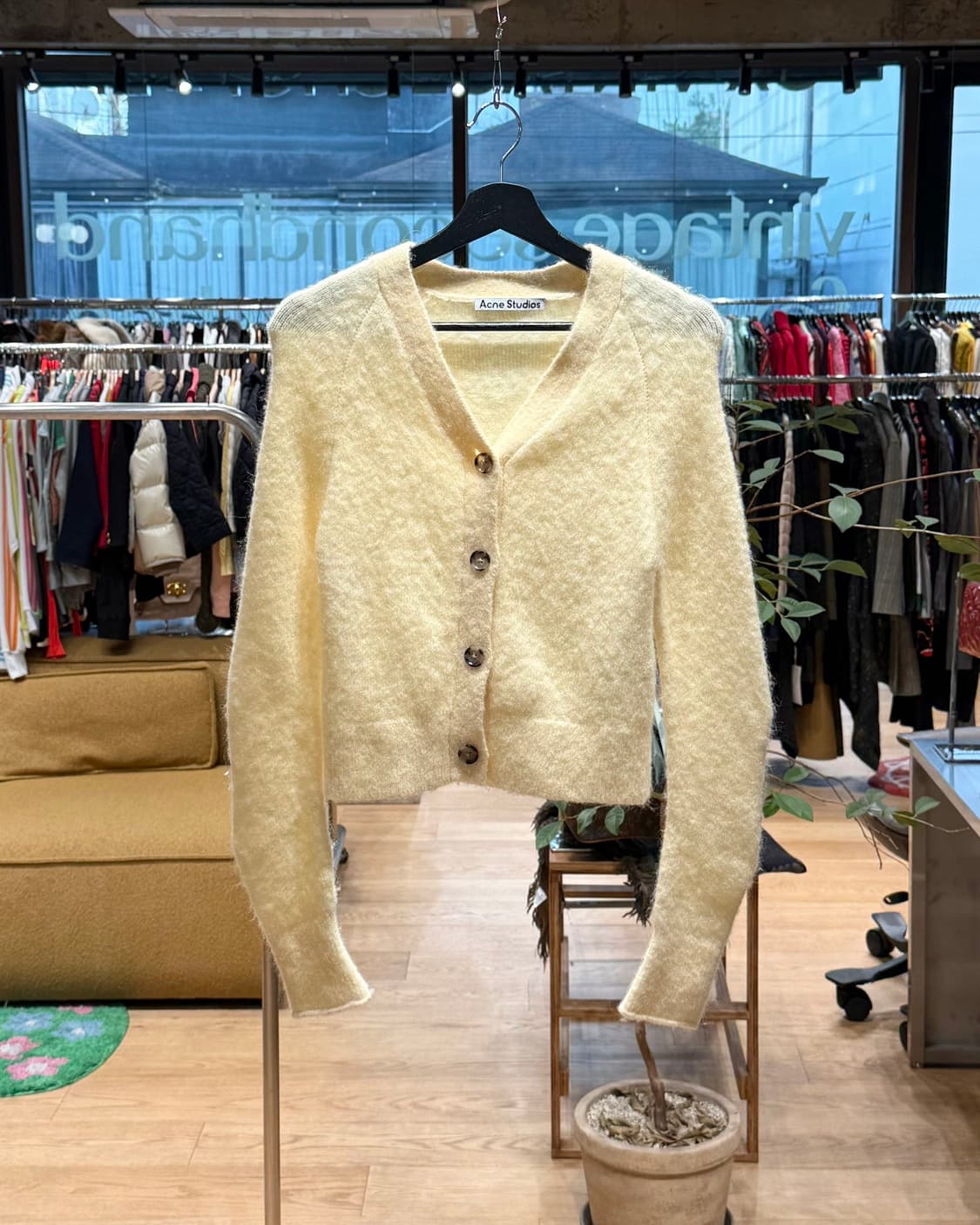 아크네 스튜디오 옐로우 알파카혼방 브이넥 가디건 상품이미지1