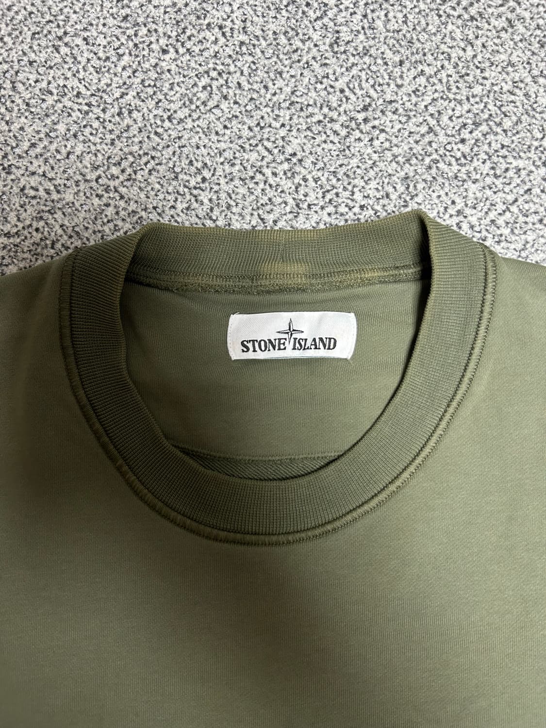 [택포/L] 20ss 스톤아일랜드 맨투맨 카키 상품이미지4