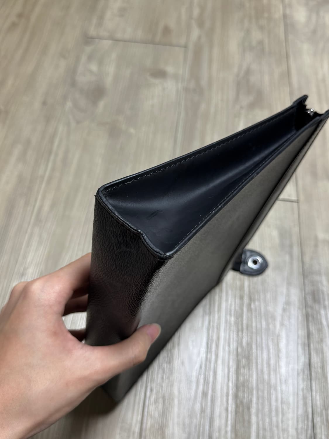 루이비통 포쉐트 보야주 클러치 mm 상품이미지4