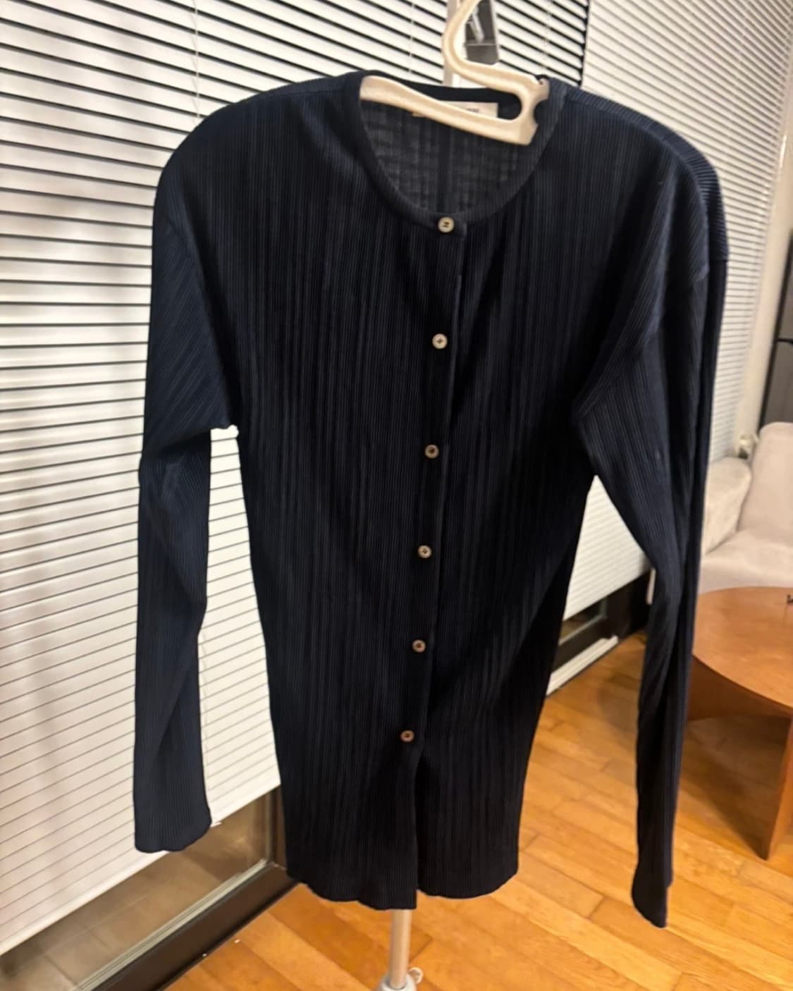 le917 르셉템버 마테라 플리츠 셔츠 36 네이비  상품이미지3