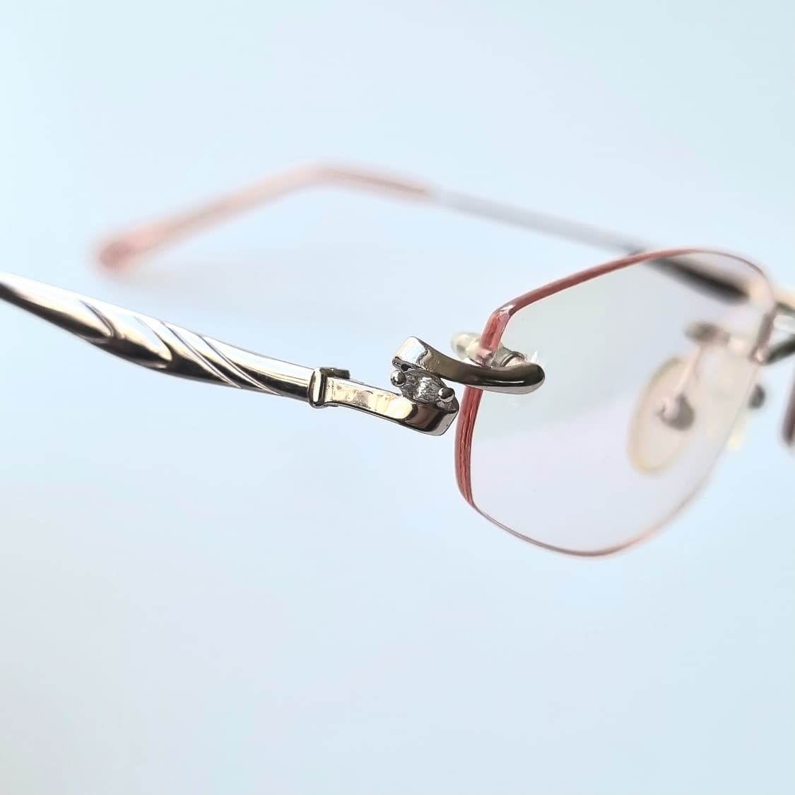 데드스탁 옆모습까지 완벽한 무테 안경테  1517 상품이미지8