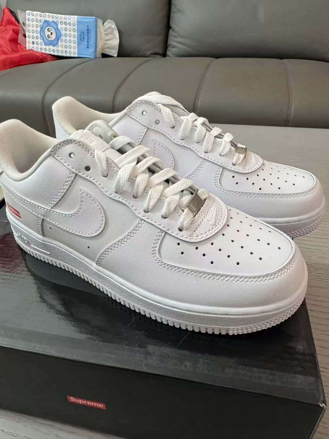 나이키 x 슈프림 에어포스 1 로우 화이트 260mm 상품이미지1