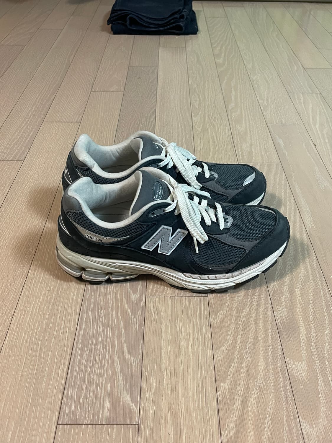 (270)뉴발란스 2002r 프리미엄 빈티지 네이비 그레이 상품이미지3