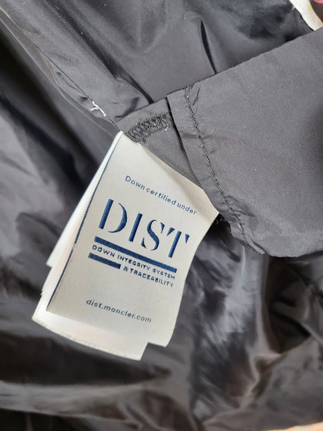 몽클레어 마리노니에르 후드롱패딩 블랙 4사이즈 95-100 M 상품이미지9