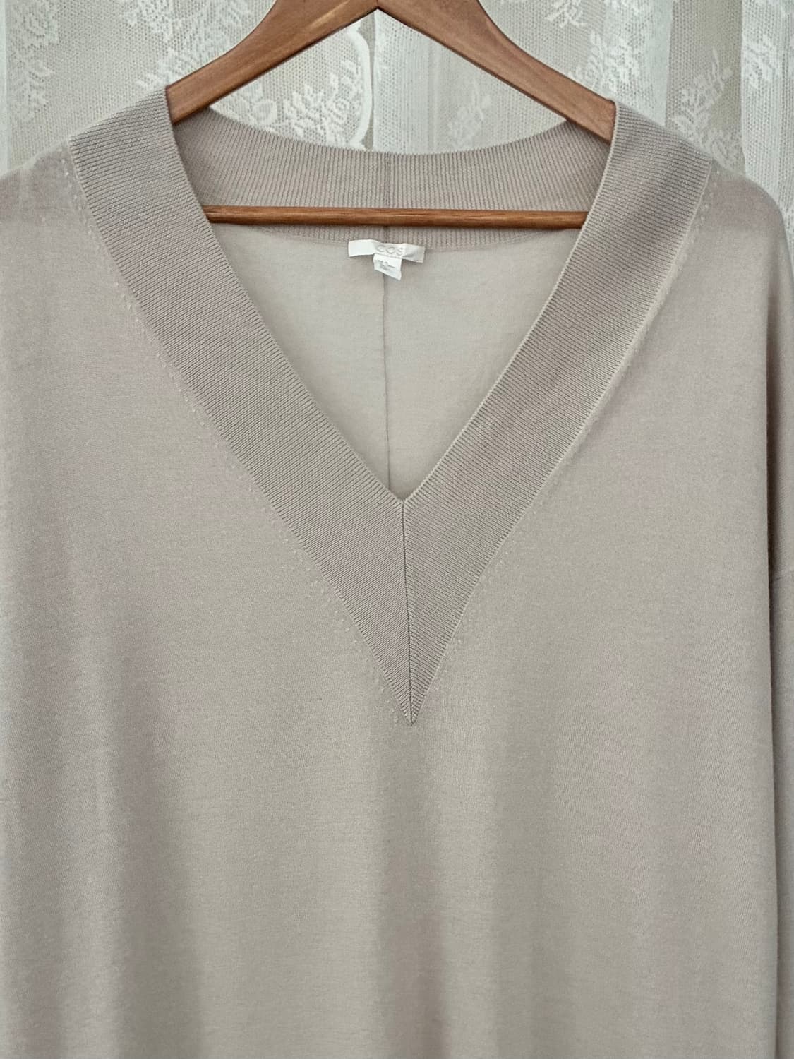 M) 코스 COS 캐시미어 100 브이넥 니트 베이 상품이미지3