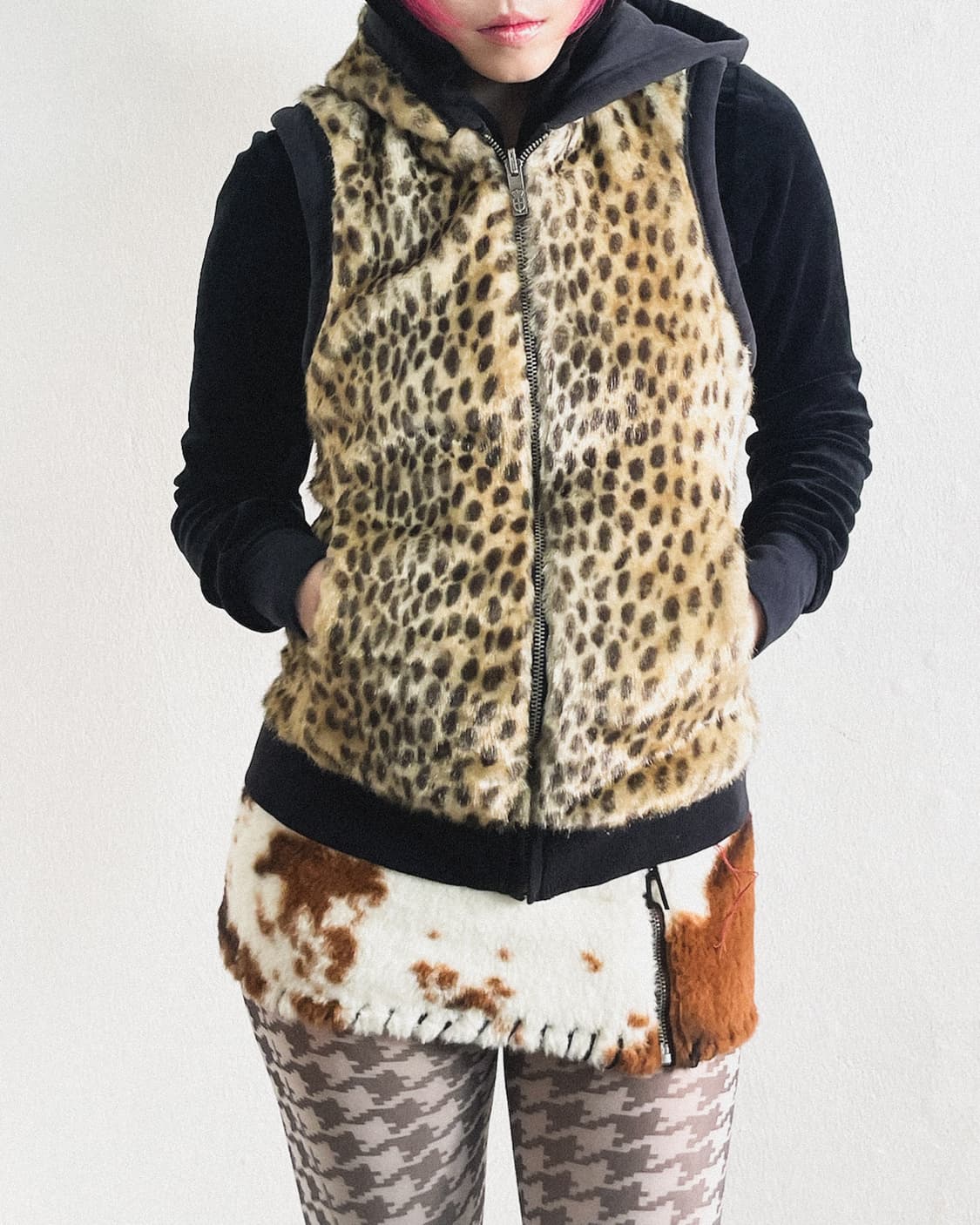 쥬시꾸뛰르 faux fur 레오파드 후드 베스트 상품이미지3