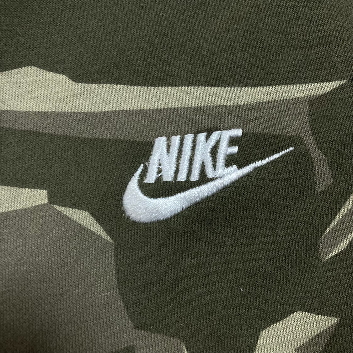 나이키 퓨추라 스몰 로고 카모플라쥬 조거 팬츠 상품이미지2