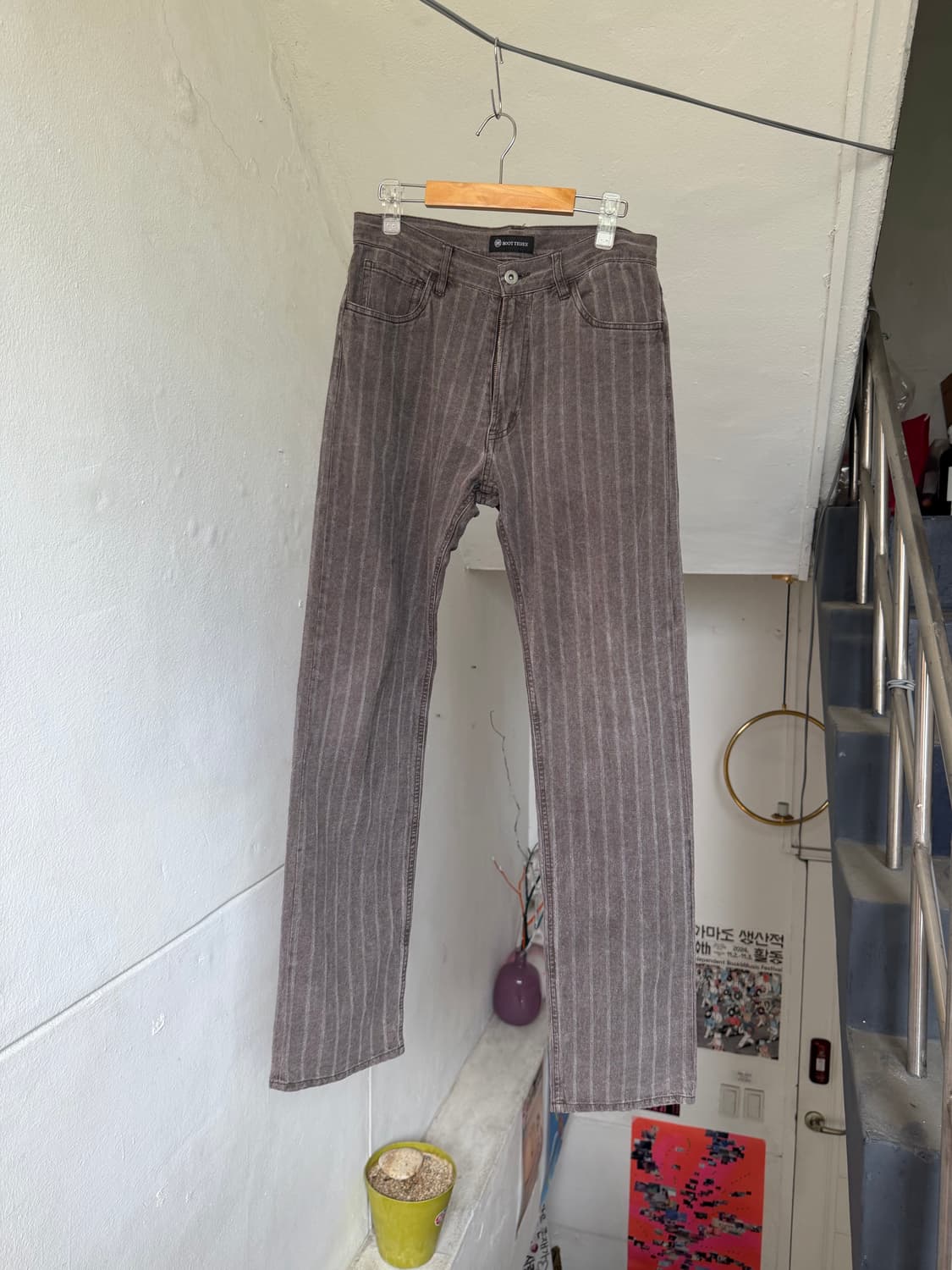 스트라이프 그레이 스트레잇핏 코튼 팬츠 상품이미지1