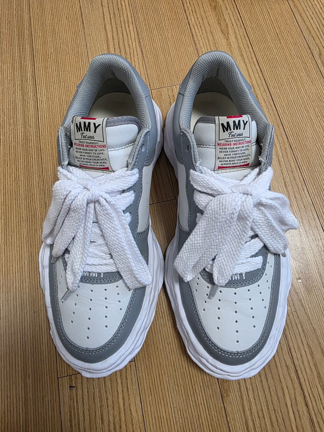 메종 미하라 야스히로 웨인 OG 솔 레더 로우탑 스니커즈 그레이 화이트  상품이미지2