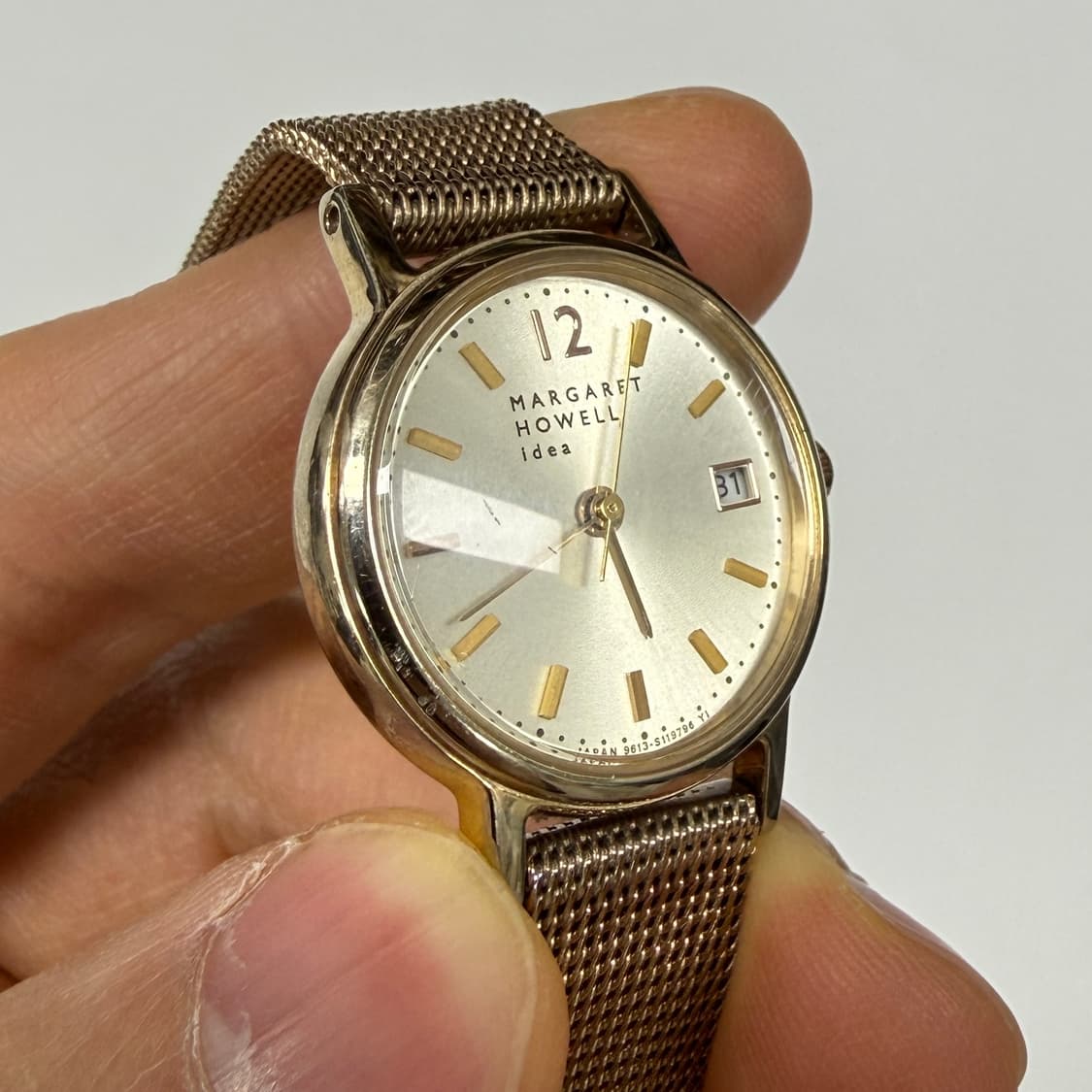 Margaret Howell round watch in gold 상품이미지9