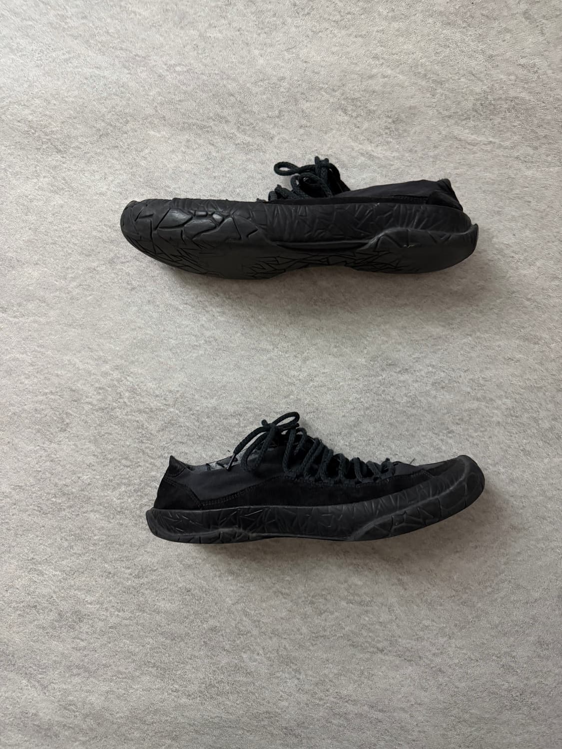 이세이미야케 스니커즈 상품이미지1