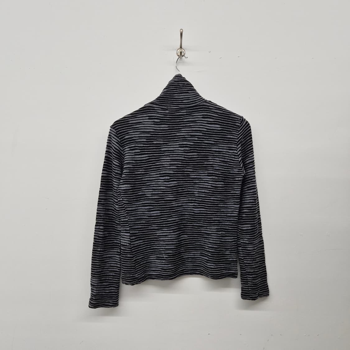 이세이미야케 줄무늬 패턴 폴라넥 긴팔 티셔츠 여성 M 상품이미지6