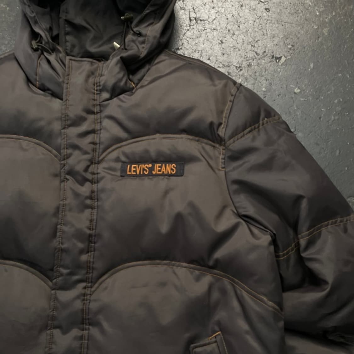 100 리바이스 오렌지탭 덕다운 패딩 상품이미지2