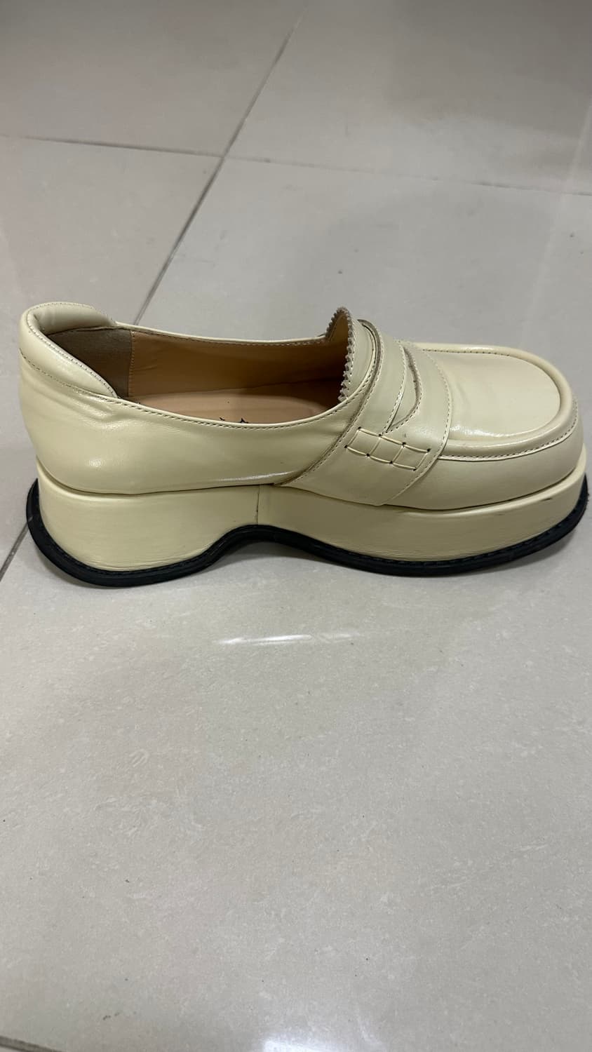 새상품) 디자이너브랜드 언다이드룸 235 상품이미지5