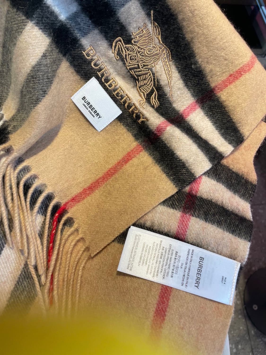 버버리숙녀 리버서블 스카프100% 램스울
 상품이미지3