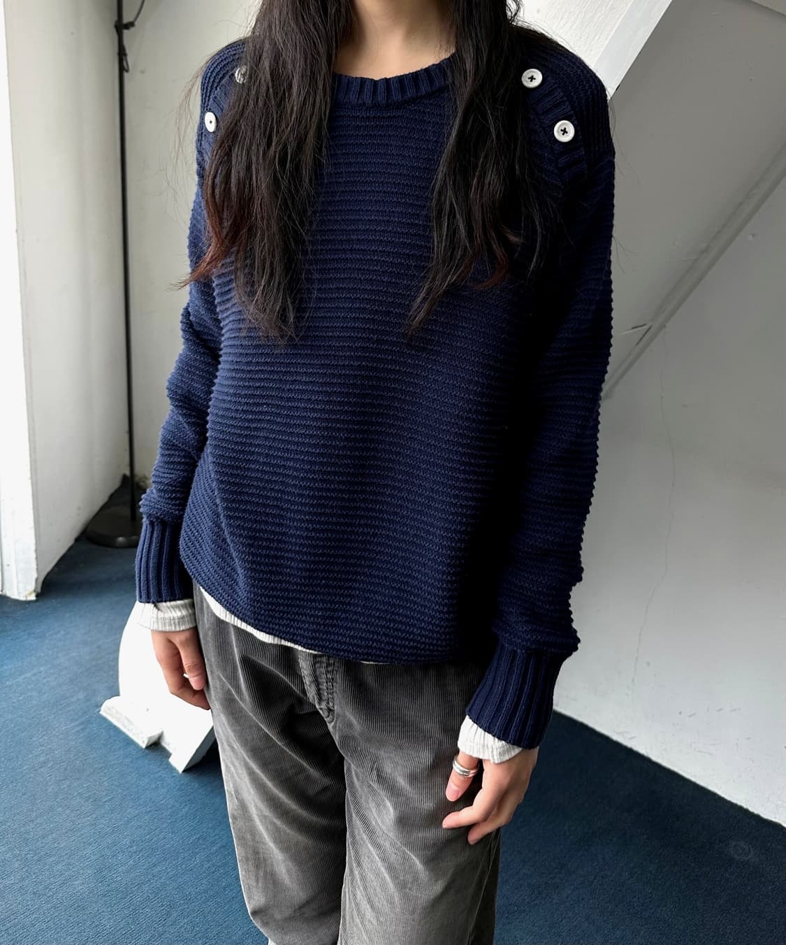 Middle gauge design shoulder knitted top 상품이미지6